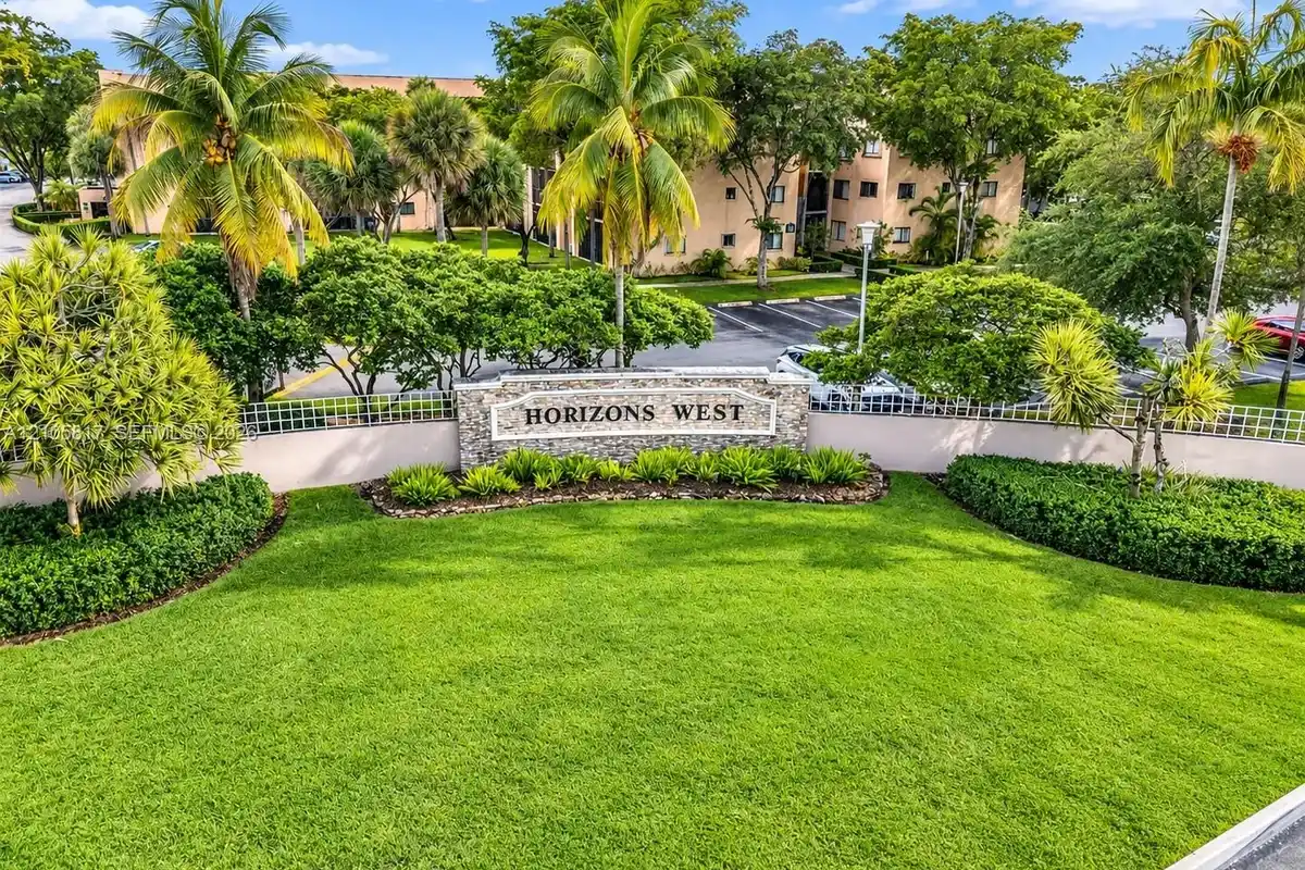 8760 SW 133rd Ave Rd #403, Miami: photo 1 of 54