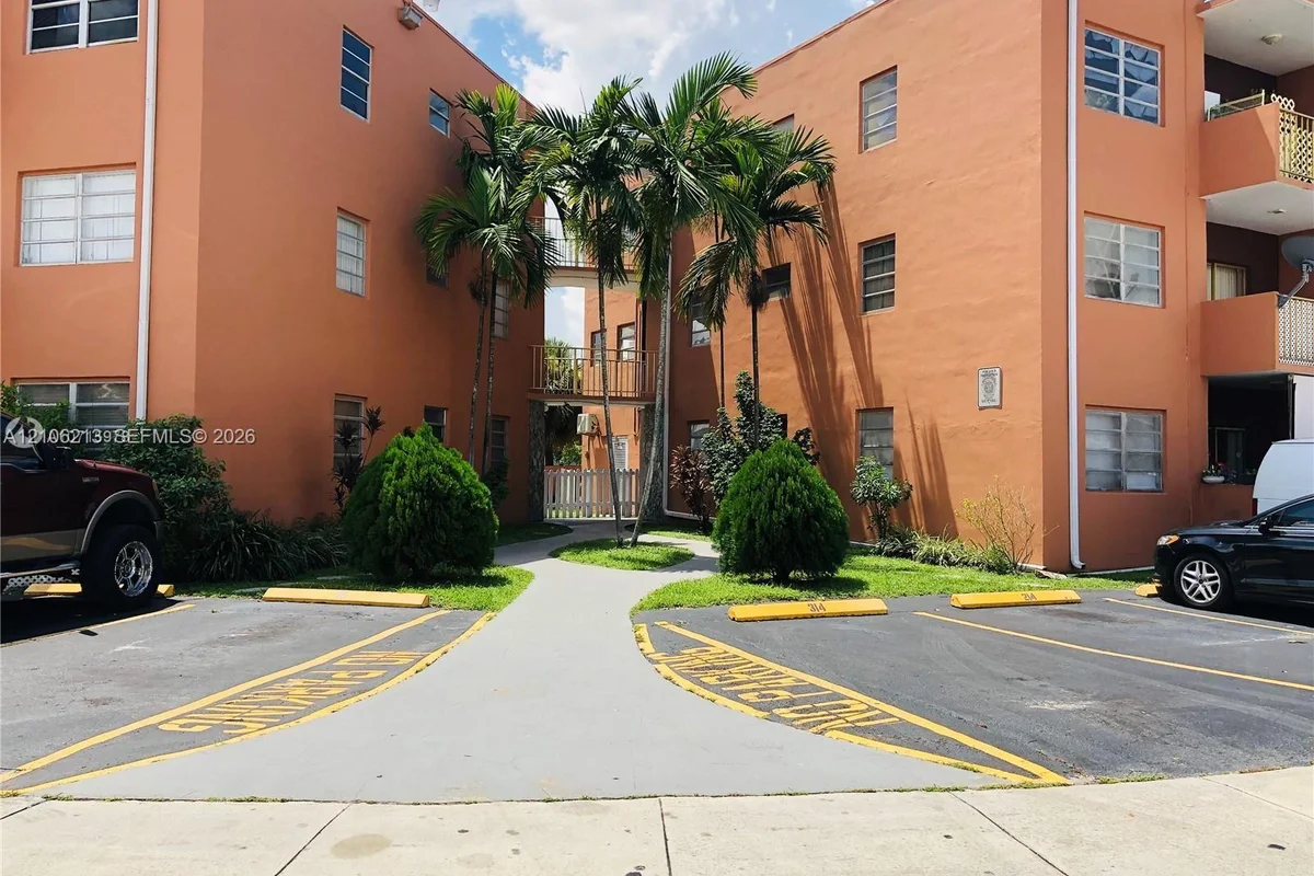 6800 W 16th Dr #209, Hialeah: photo 1 of 54