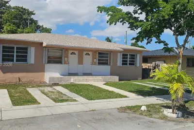 462 NW 25th Ct, Miami: photo 1 of 3