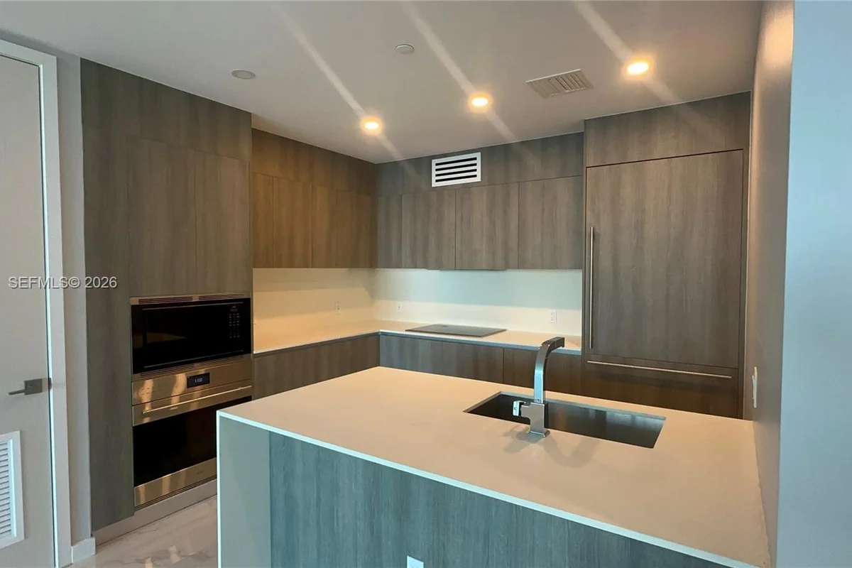 17550 Collins Ave #803, Sunny Isles Beach: photo 1 of 12