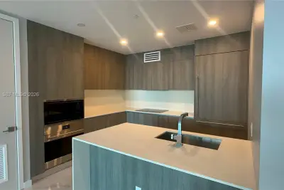 17550 Collins Ave #803, Sunny Isles Beach: photo 1 of 12