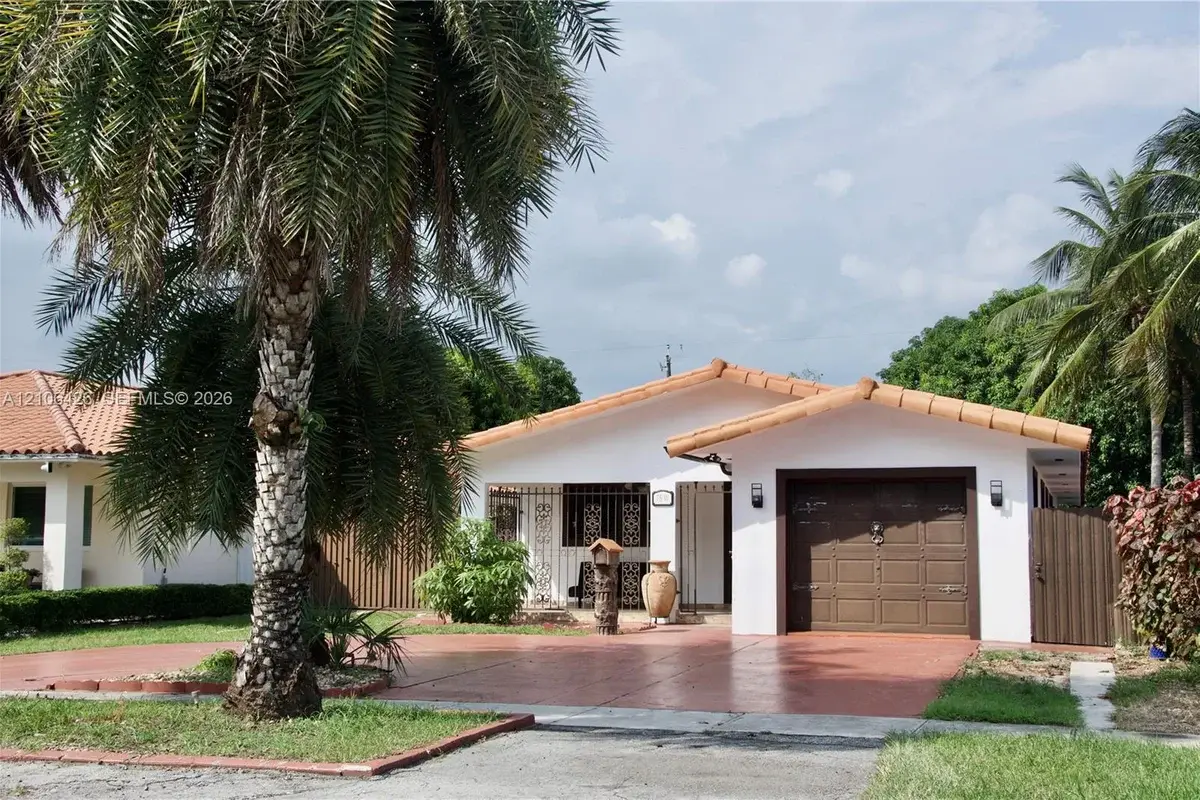 75 W 50th St, Hialeah: photo 1 of 32