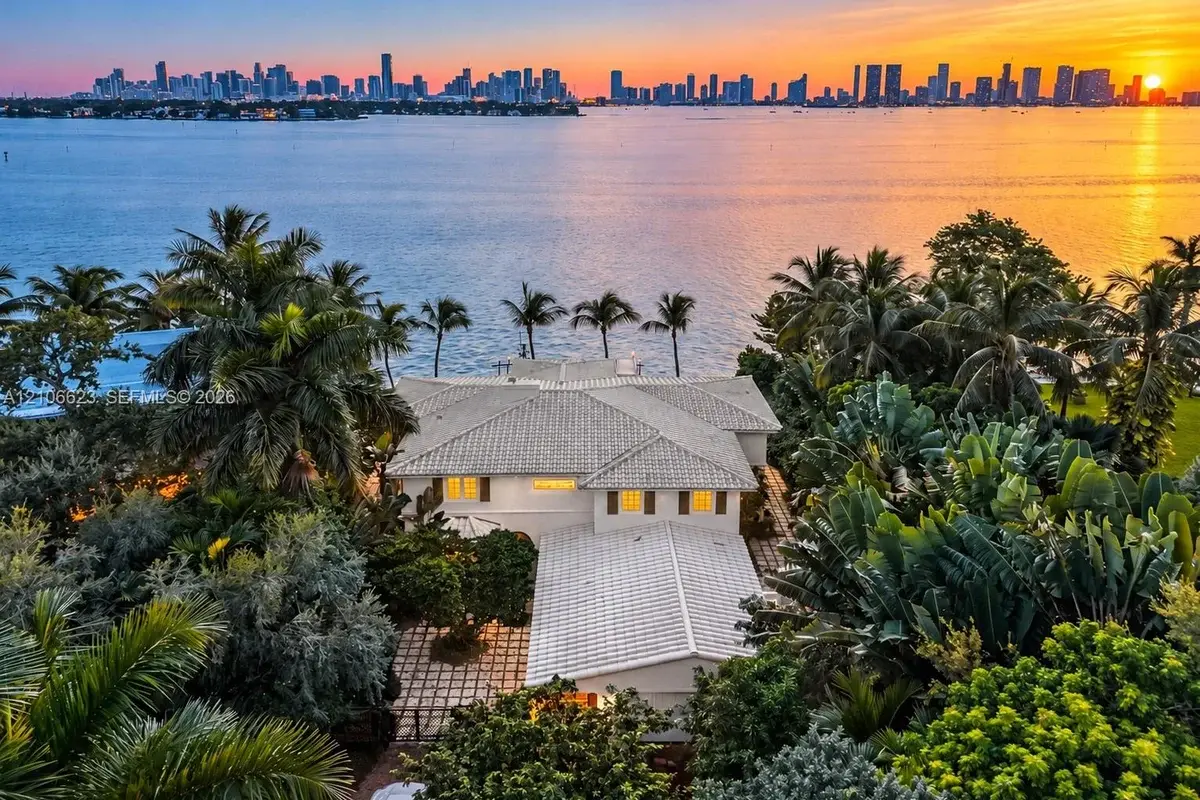 2312 Bay Ave, Miami Beach: photo 1 of 24