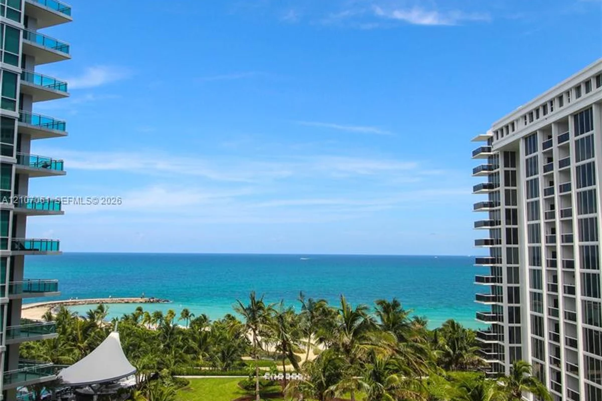 10275 Collins Ave #833, Bal Harbour: photo 1 of 40