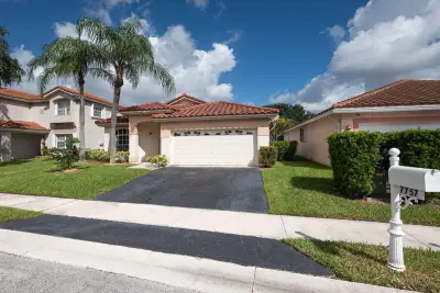 7757 NW 25th St, Margate: photo 1 of 36