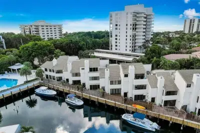 1127 Boca Cove Ln, Highland Beach: photo 1 of 32