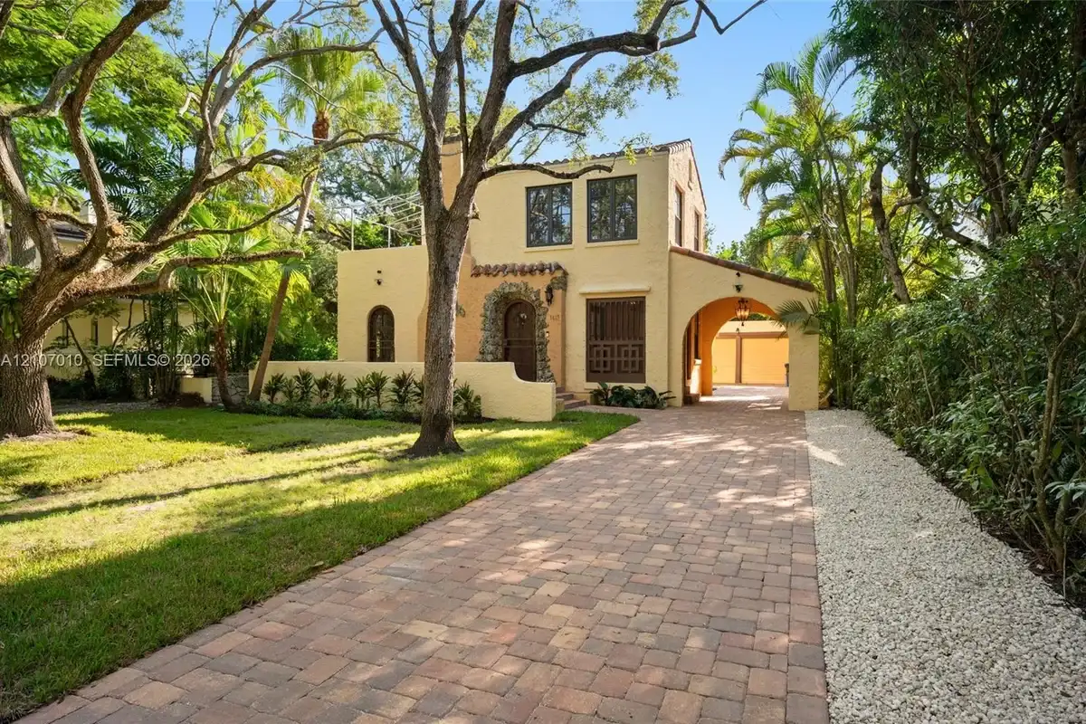 3413 Banos Ct, Miami: photo 1 of 32