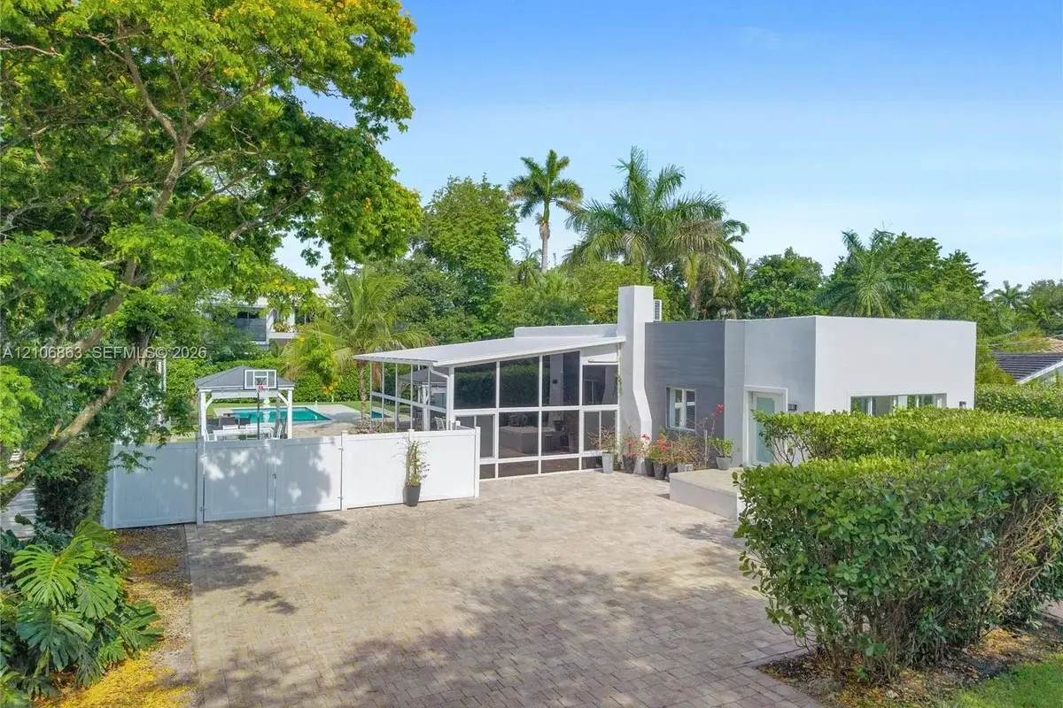 11144 NE 8th Ct, Biscayne Park: photo 1 of 45