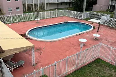 2800 NW 56th Ave #B305, Lauderhill: photo 1 of 18