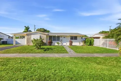 15405 SW 298th Ter, Homestead: photo 1 of 38