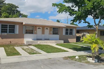 460 NW 25th Ct, Miami: photo 1 of 5