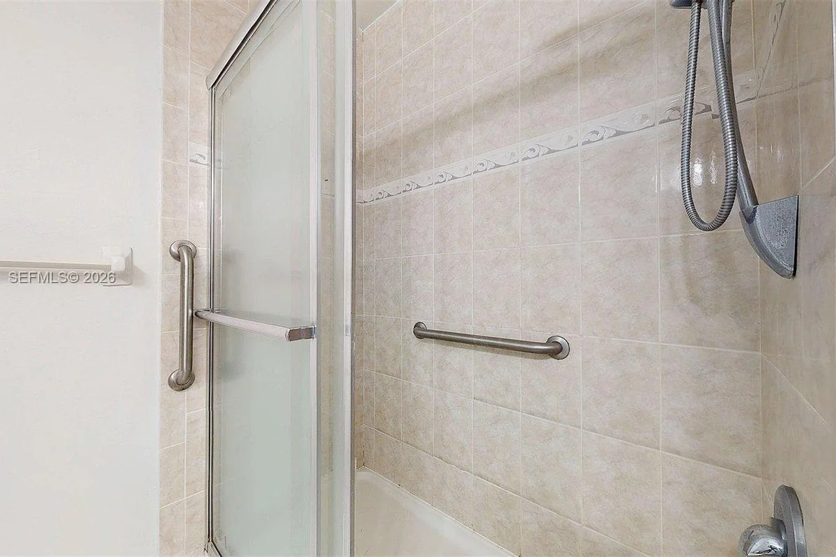 5300 Washington St #D303, Hollywood: photo 1 of 49