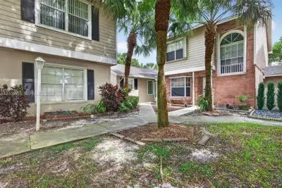 3752 NW 122nd Ter, Sunrise: photo 1 of 38