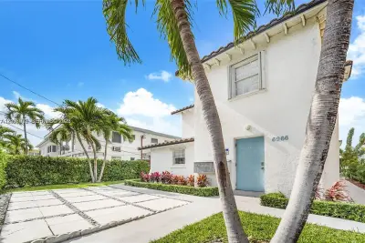 6966 Byron Ave #203, Miami Beach: photo 1 of 5