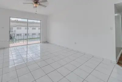 9520 SW 8th St #222, Miami: photo 1 of 13
