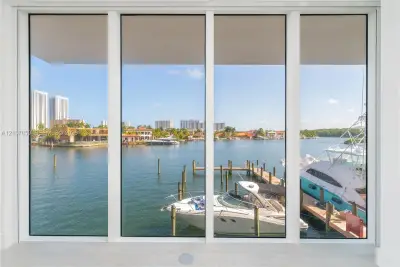400 Sunny Isles Blvd #121, Sunny Isles Beach: photo 1 of 19