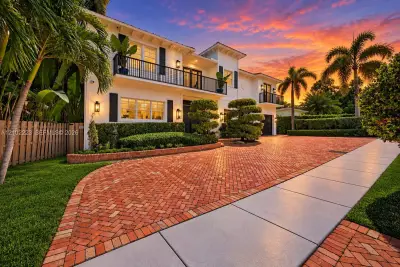 1404 SE 9th St, Fort Lauderdale: photo 1 of 25