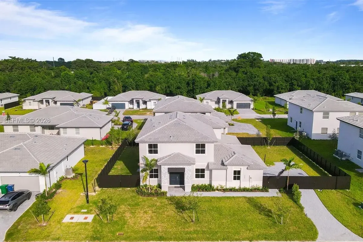 House in Homestead: photo 1 of 61