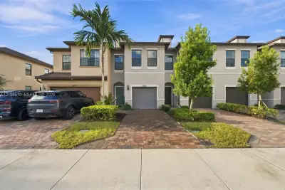 2804 Troubadour St, Palm Springs: photo 1 of 30