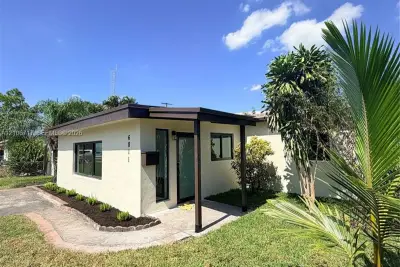 6811 Thomas St, Hollywood: photo 1 of 26