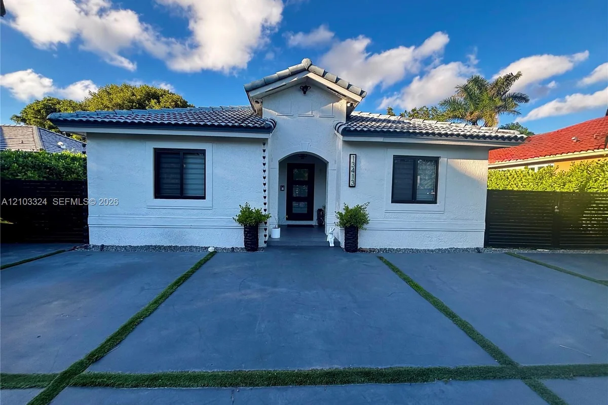 13413 SW 256th St, Homestead: photo 1 of 14