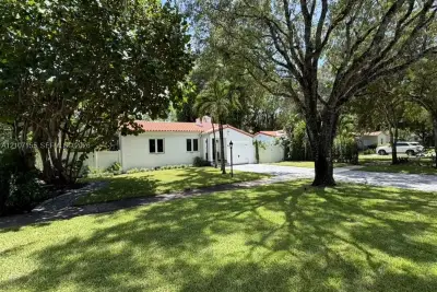 62 NW 105th St, Miami Shores: photo 1 of 18
