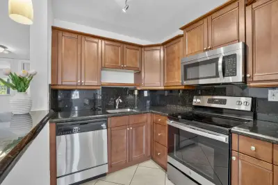 4051 NE 13th Ave NE #76-3, Oakland Park: photo 1 of 25
