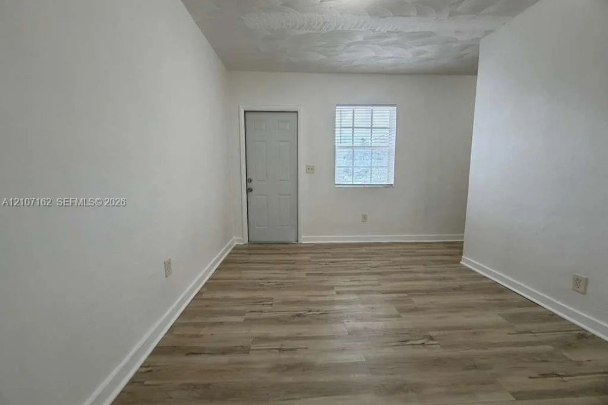 1510 NW 68th St #9, Miami: photo 1 of 19