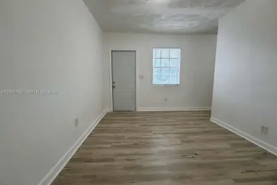 1510 NW 68th St #9, Miami: photo 1 of 19