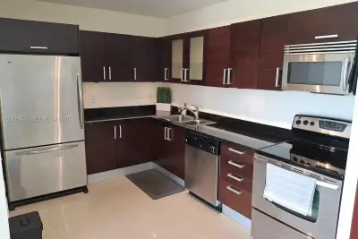 3250 Grand Ave #410, Miami: photo 1 of 14
