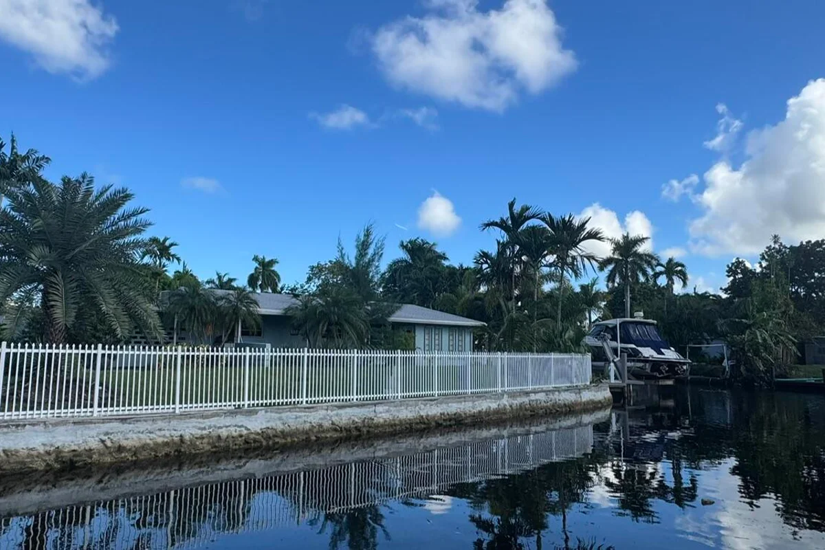 1744 W Las Olas Blvd, Fort Lauderdale: photo 1 of 6