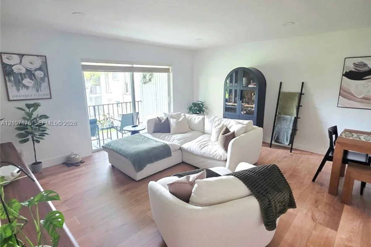 10385 N Kendall Dr #P7, Miami: photo 1 of 11