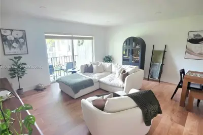 10385 N Kendall Dr #P7, Miami: photo 1 of 11