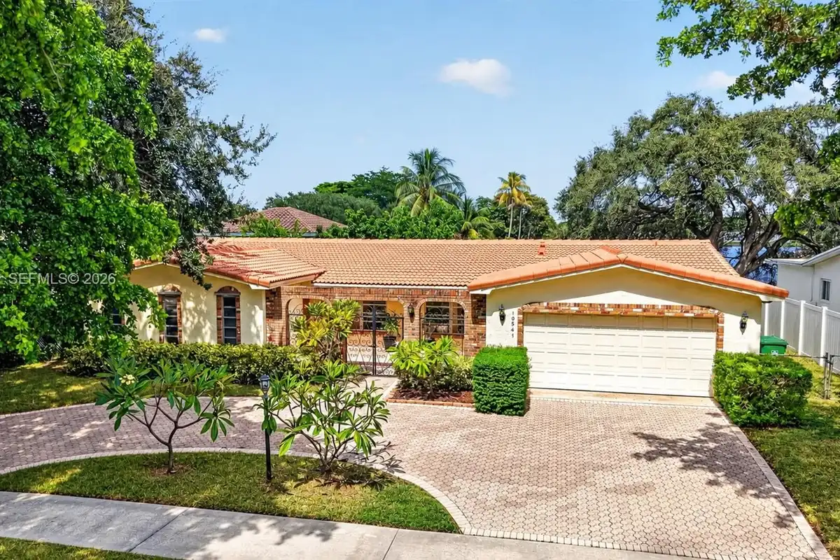 10541 Taft St, Pembroke Pines: photo 1 of 55