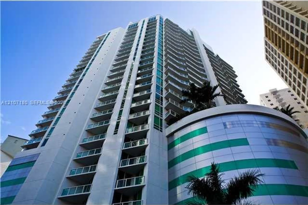 218 SE 14th St #2108, Miami: photo 1 of 6
