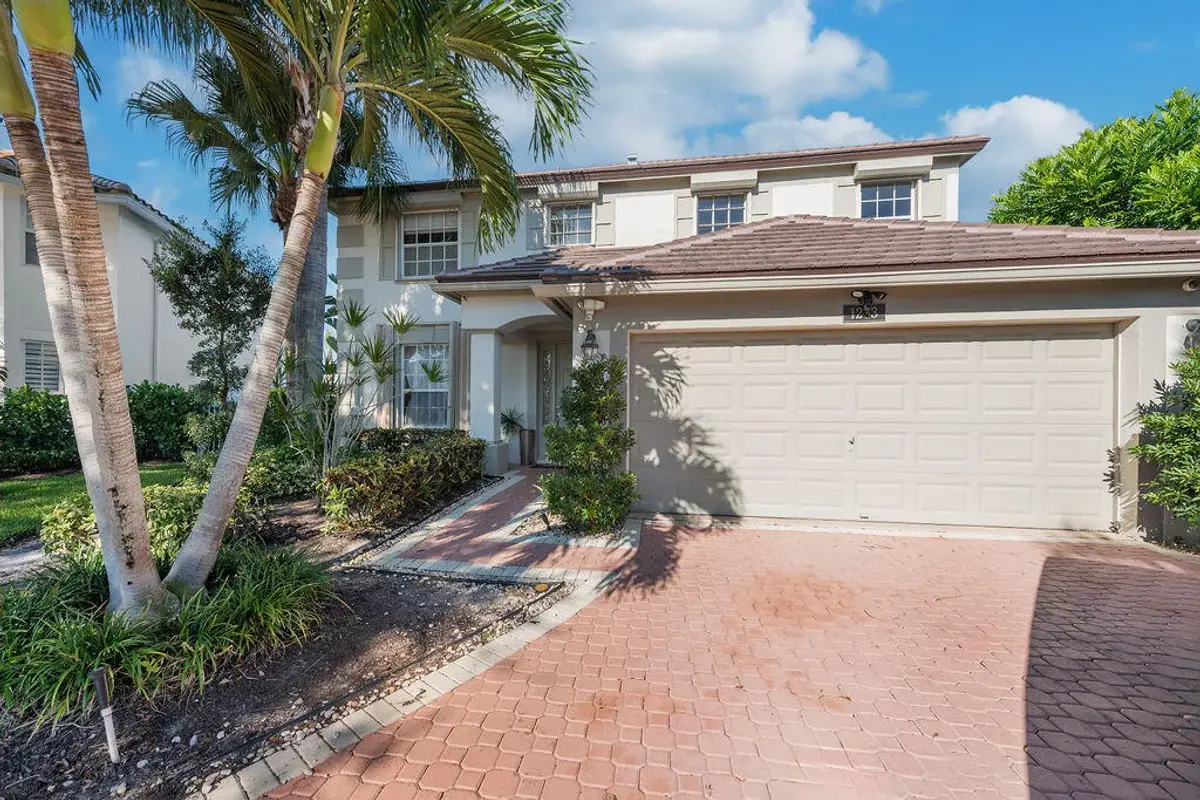 1233 Avondale Ln, West Palm Beach: photo 1 of 38