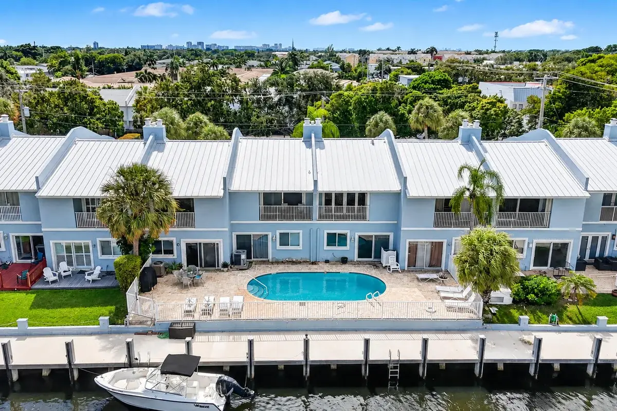 2107 NE 44th St, Lighthouse Point: photo 1 of 38