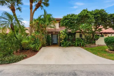 6850 Tiburon Dr, Boca Raton: photo 1 of 30