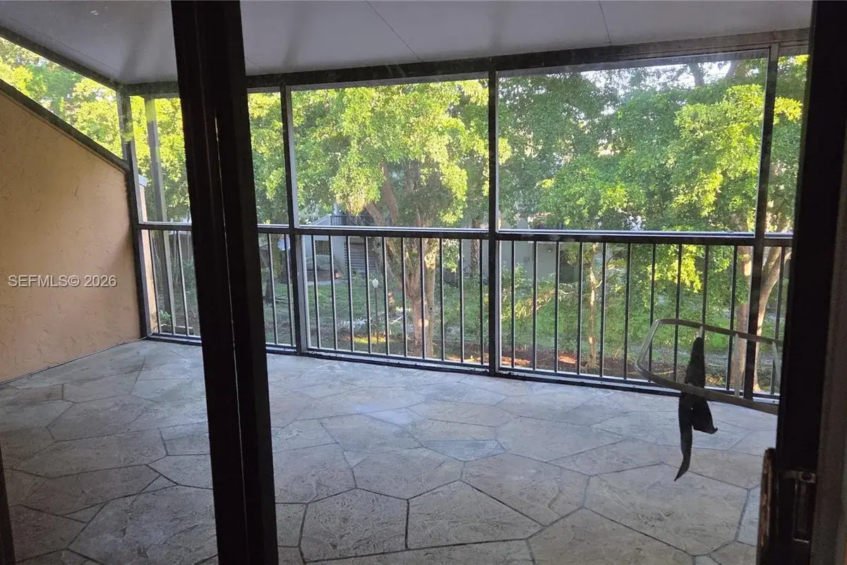 450 Commodore Dr #311, Plantation: photo 1 of 11