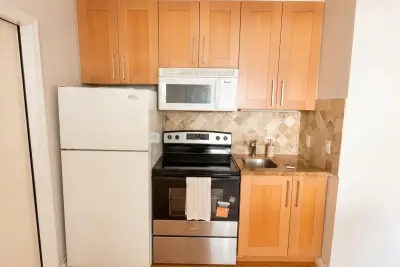 713 SE 18th St #1-5, Fort Lauderdale: photo 1 of 8