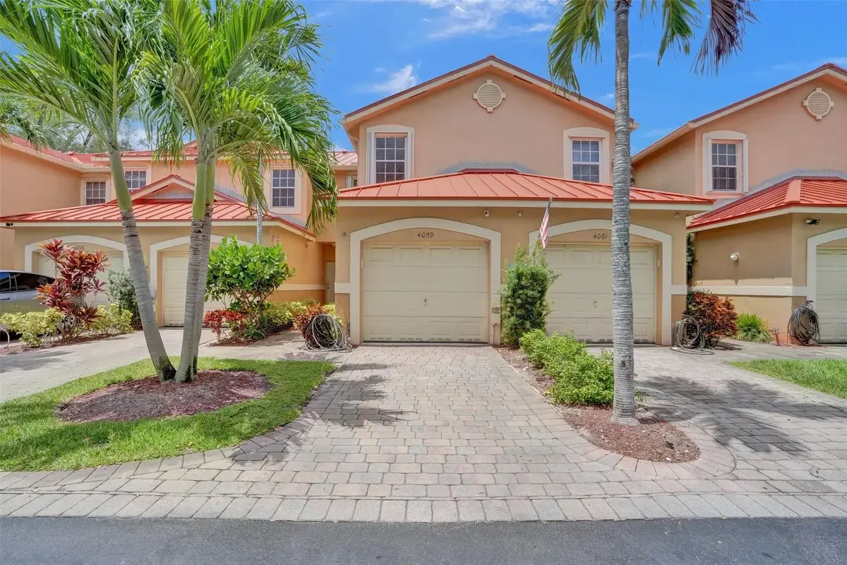 4059 Crystal Lake Dr, Deerfield Beach: photo 1 of 68