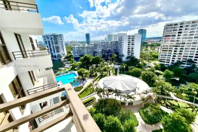 2500 Parkview Dr #1619, Hallandale Beach: photo 1 of 38