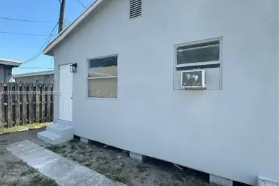 517 NW 1st Ave #2, Hallandale Beach: photo 1 of 1