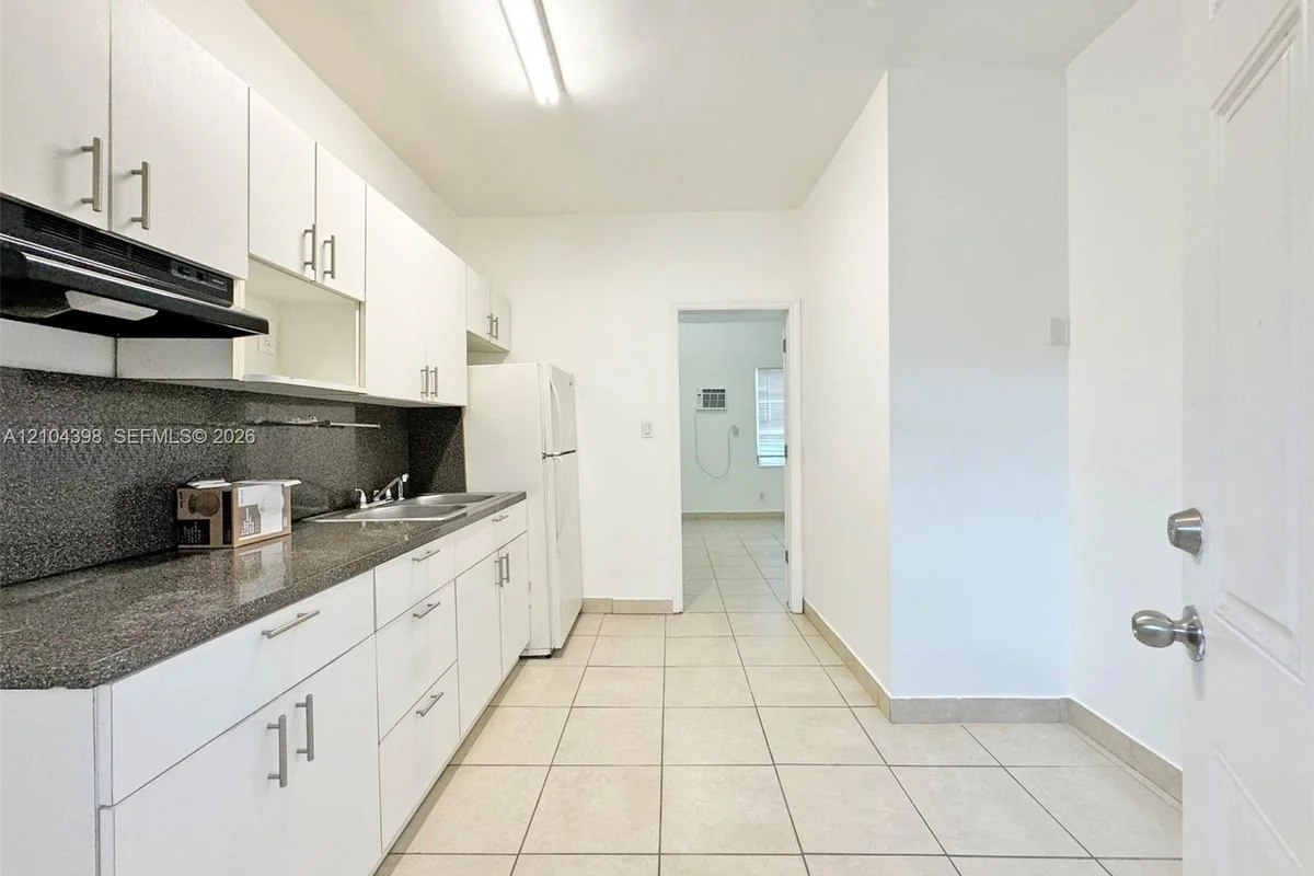 5835 SW 4th St #B, Miami: photo 1 of 5
