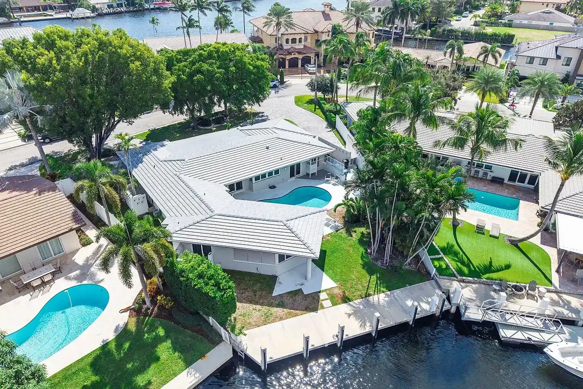 3241 NE 56th Ct, Fort Lauderdale: photo 1 of 38
