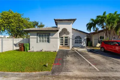 3355 W 68th St #128, Hialeah: photo 1 of 41