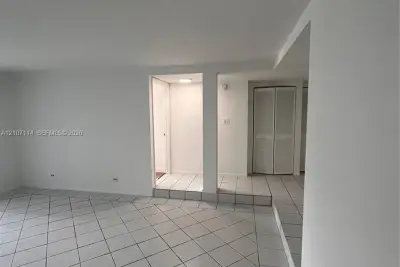 3650 Inverrary Dr #1Q, Lauderhill: photo 1 of 55