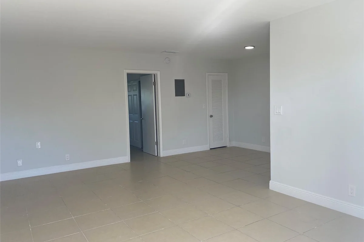853 SE 4th Ct #17, Deerfield Beach: photo 1 of 15