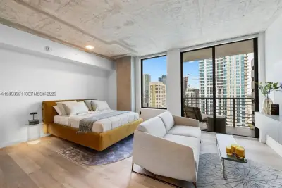 307 SW 5th St #2101, Fort Lauderdale: photo 1 of 22