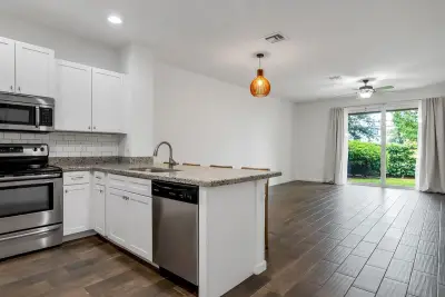 366 SE 1st Way, Deerfield Beach: photo 1 of 41